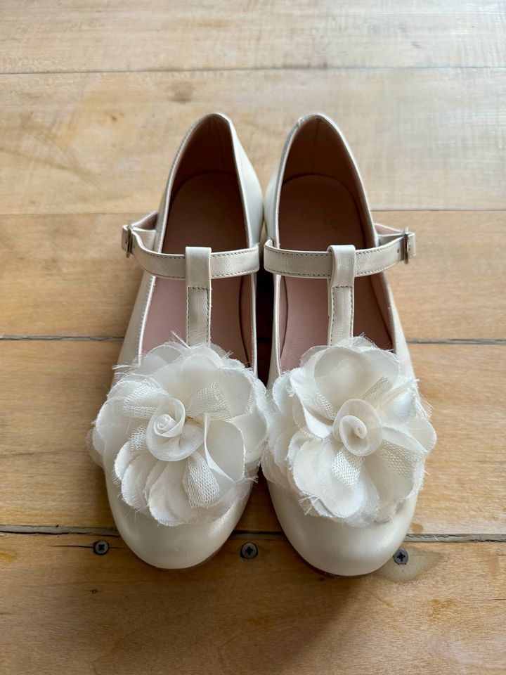 Ballerinas Spangenschuhe Schuhe Gr. 34 Une Hautre Couture ivory in Dorfen