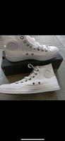 Chucks/ Converse/ Sneaker/ Chucks all Stars Größe 42 weiß Niedersachsen - Nienburg (Weser) Vorschau