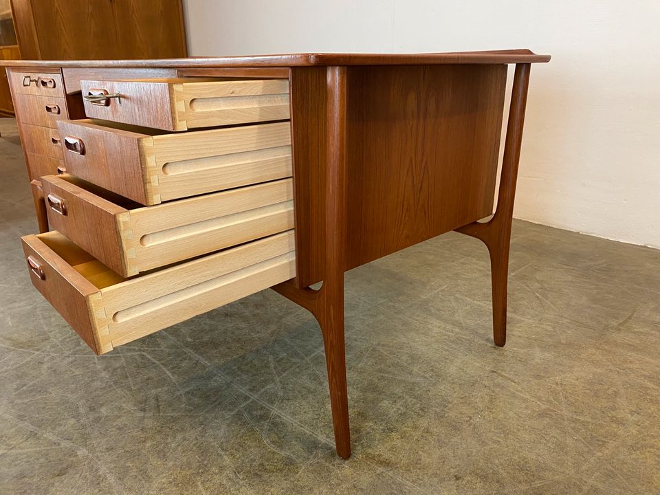 Svend Aage Madsen Schreibtisch teak Midcentury Hp Hansen in Berlin