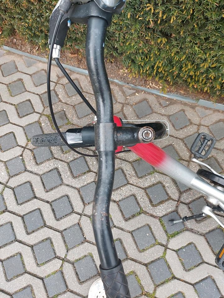 Kinderfahrrad Fahrrad rot silber in Hoppegarten