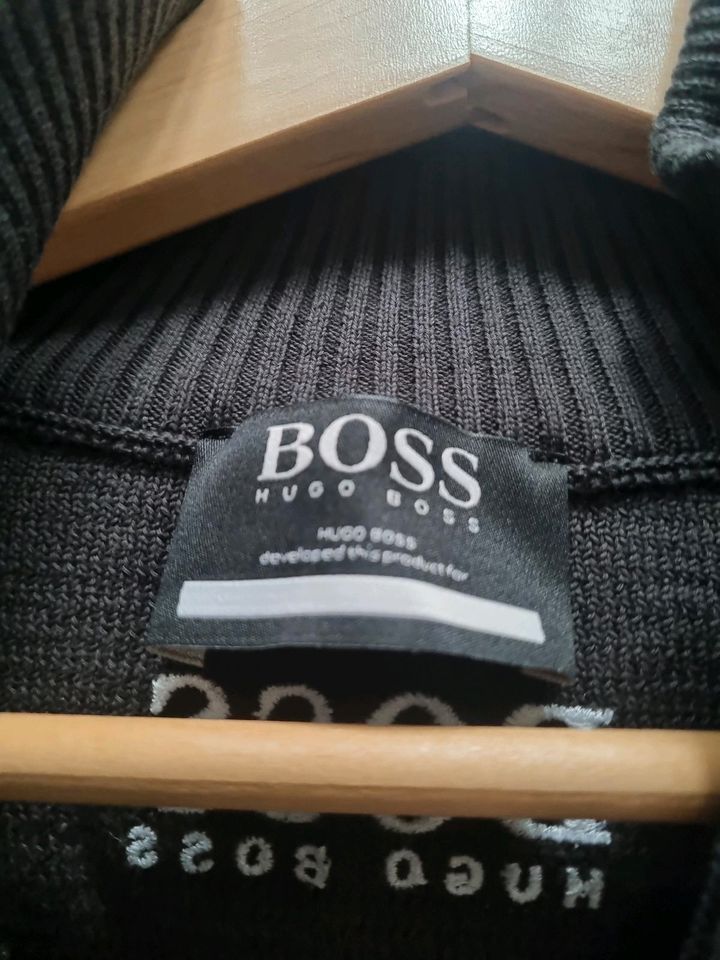 Neue Hugo Boss AMG pullover Gr M in Kornwestheim