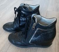 Keilsneaker im Ledermix ausgefallen-Nero Giardini Nordrhein-Westfalen - Euskirchen Vorschau