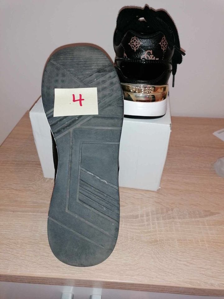 Damen Sneaker Moxea Marke: GUESS Gr. 39 Farbe: Schwarz (Verkaufsn in Wallenhorst