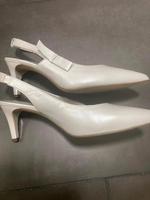 Damen Pumps in Weiss mit Schimmer Berlin - Köpenick Vorschau
