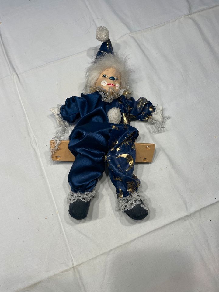 Clown blau auf Brett sitzend Höhe 31 cm in Waiblingen