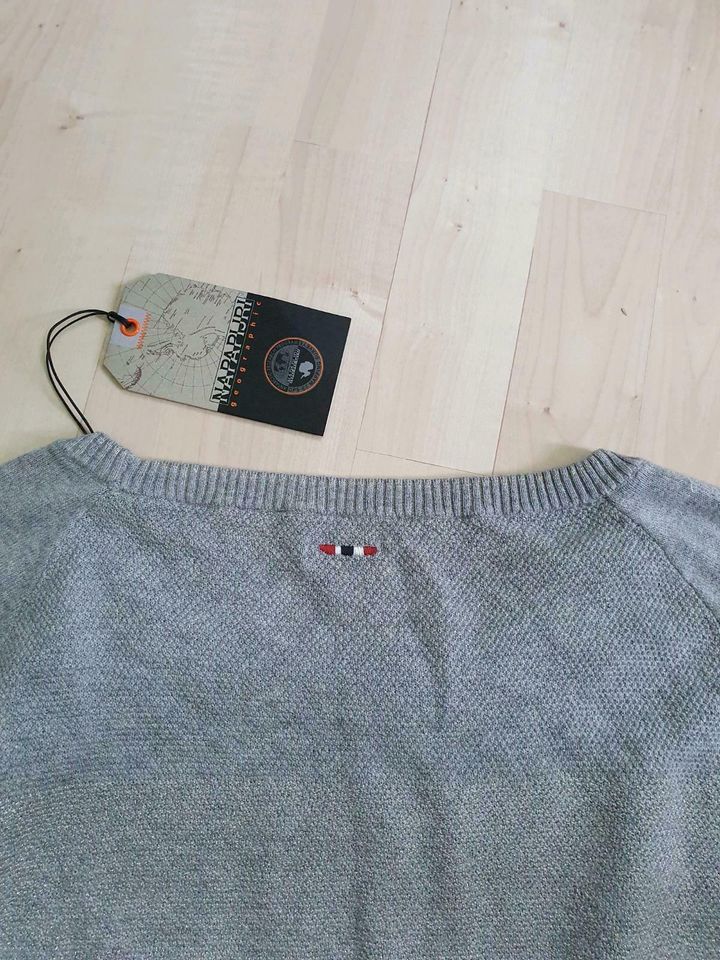 Napapijri Woll-Pullover mit Gold-Glitzer Gr. XL NEU in Augustusburg