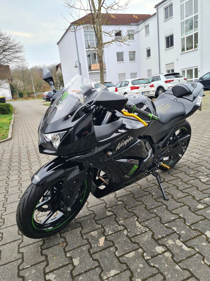 Kawasaki Ninja 250 R  sehr guter Zustand 2. Hand unfallfrei in Altenstadt