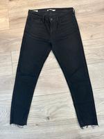 Levi's 710 super skinny Jeans Hose schwarz levis Gr. W30 L32 Düsseldorf - Heerdt Vorschau