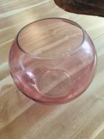 Vase aus Glas (rosa) von Depot (h:23cm / d:28cm) München - Ramersdorf-Perlach Vorschau