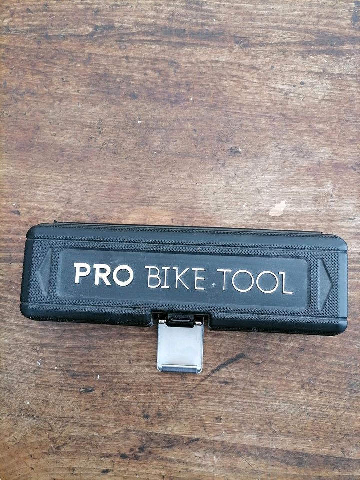Pro Bike Tool Set in Boren