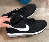 Verschiedene Nike Schuhe Niedersachsen - Schortens Vorschau