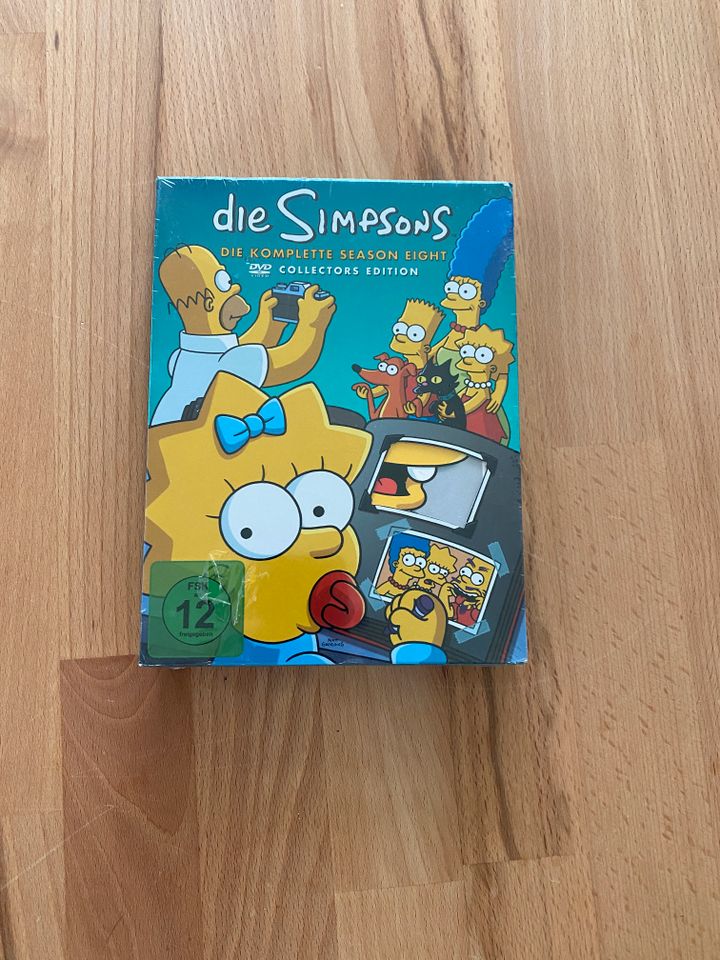 Simpsons Staffel 8 DVD Box in Nürnberg (Mittelfr)