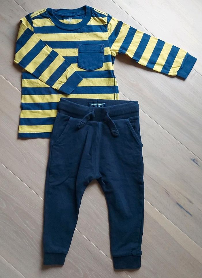 SET gestreiftes Langarmshirt mit Jogginghose - Gr. 92 in Goldkronach