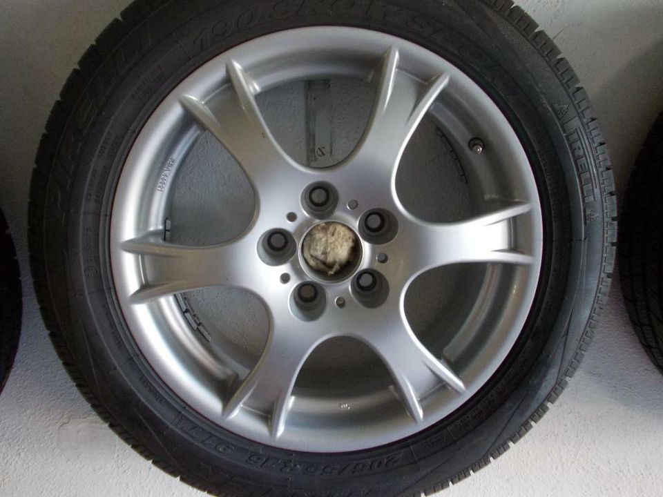 Alufelgen 6,5Jx16 mit Winterreifen 205/55R16 für VW Skoda Audi in Kronach