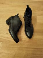 Tamaris 37 Absatzschuhe Ankle Boots Leder schwarz Stiefeletten Hessen - Roßdorf Vorschau