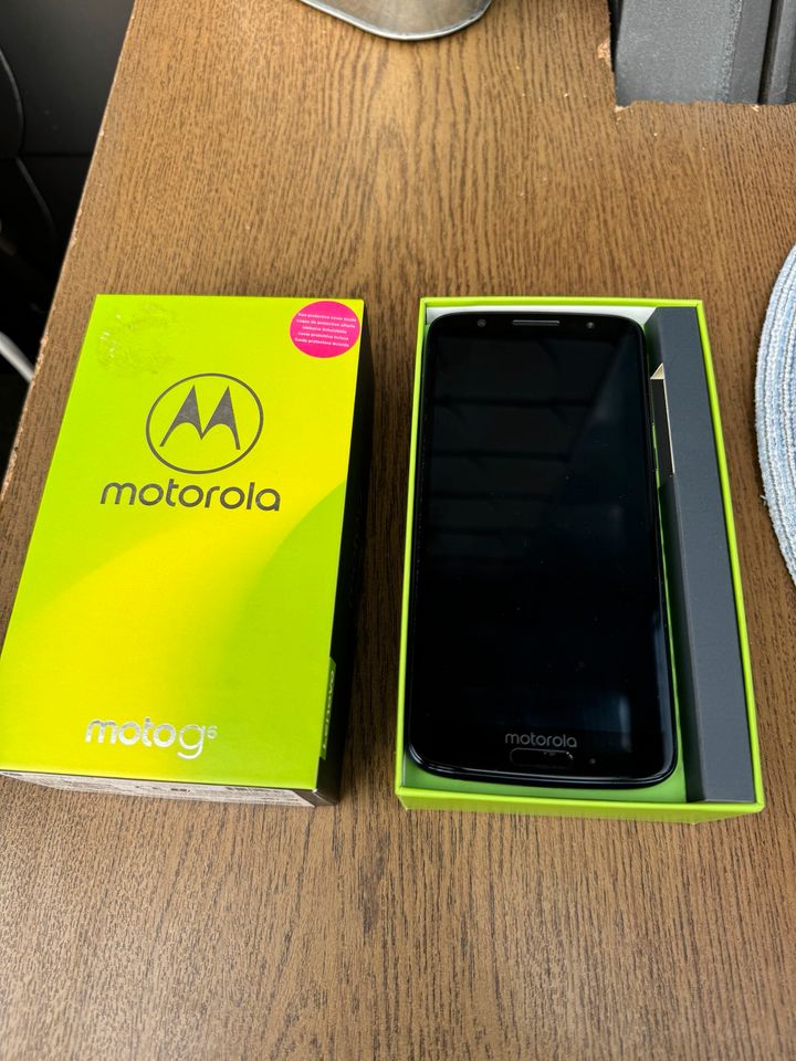 Motorola G6 Smartphone - 32 GB Speicher, 3 GB RAM, Deep Indigo in Gütersloh