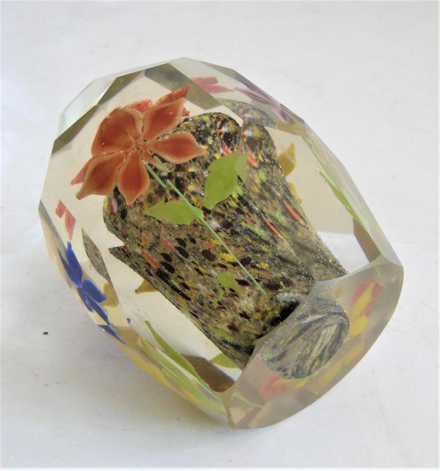 ANTIK PAPERWEIGHT BRIEFBESCHWERER FACETTEN 5 BLUMEN BÖHMEN in Berlin