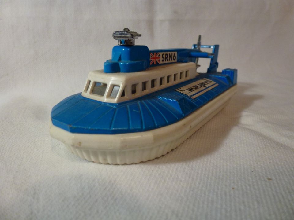 Matchbox Superkings Hoovercraft Luftkissenboot in Goldenerhahn