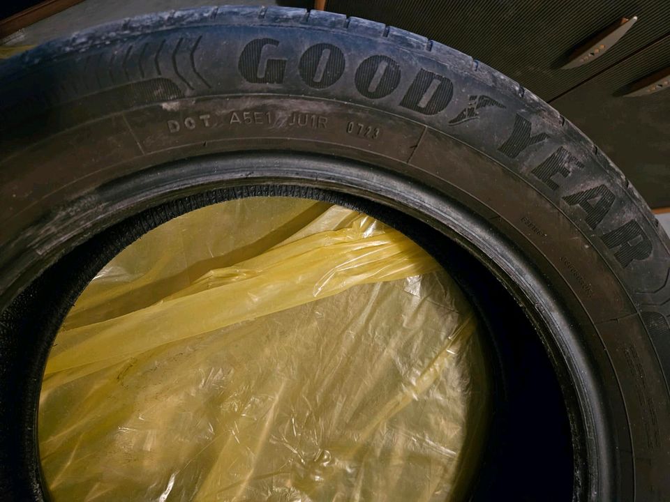 Goodyear Efficientgrip Performance 205/55 R17 91V. in Mönchengladbach