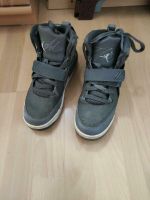 Jordan Jugendschuhe große 37,5 Kr. München - Hohenbrunn Vorschau