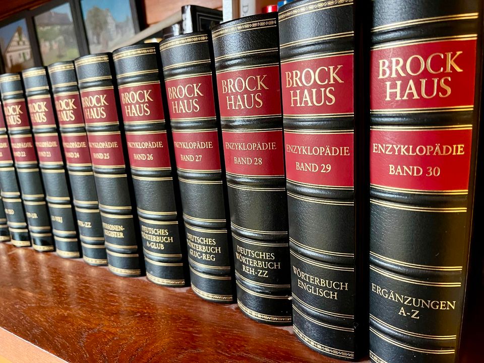 Original Brockhaus Enzyklopädie in 30 Bänden plus Weltatlas in Burscheid