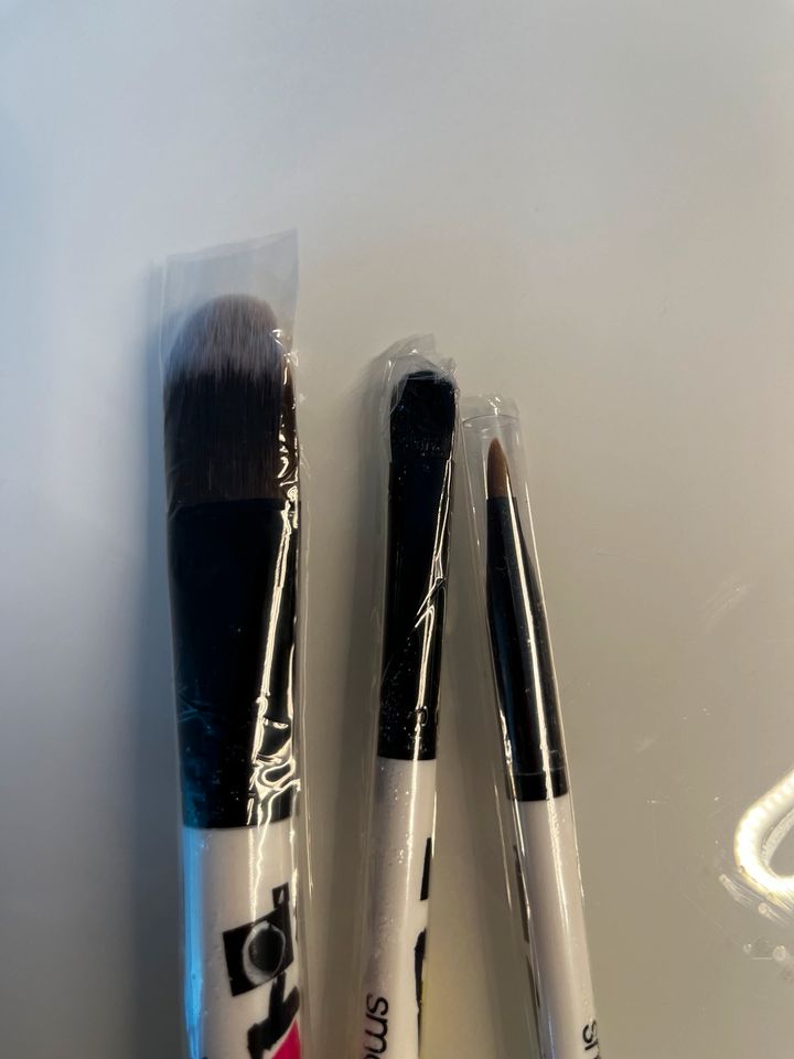 Neu! 3 Pinsel von Smashbox Pinsel Set Make-up Eyeliner Foundation in München