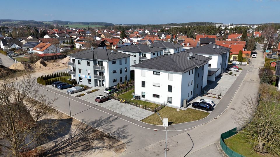 NEU KfW 40 mit Förderung!! Traumhafte EG-Wohnung mit sonniger Terrasse & Garten in Nittenau-Bergham! in Nittenau