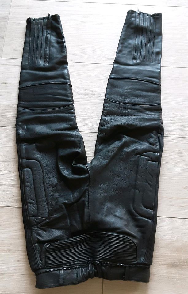 Motorradlederhose, Lederhose, Herrenhose schwarz  Gr. 50 in Bielefeld