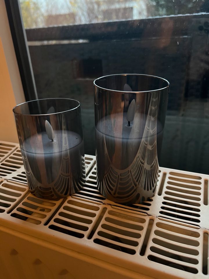LED Blockkerze / Echtwachskerze grau im Glas in Oldenburg