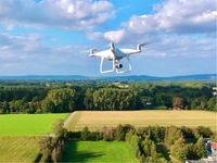 DJI Phantom 4 sehr guter Zustand 4K Aufnahmem mit viel Zubehör Nordrhein-Westfalen - Paderborn Vorschau