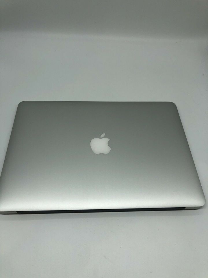 Apple MacBook Air (A1466)13,3Zol (33,78cm)128GB / Intel HD Grafik in Lübeck