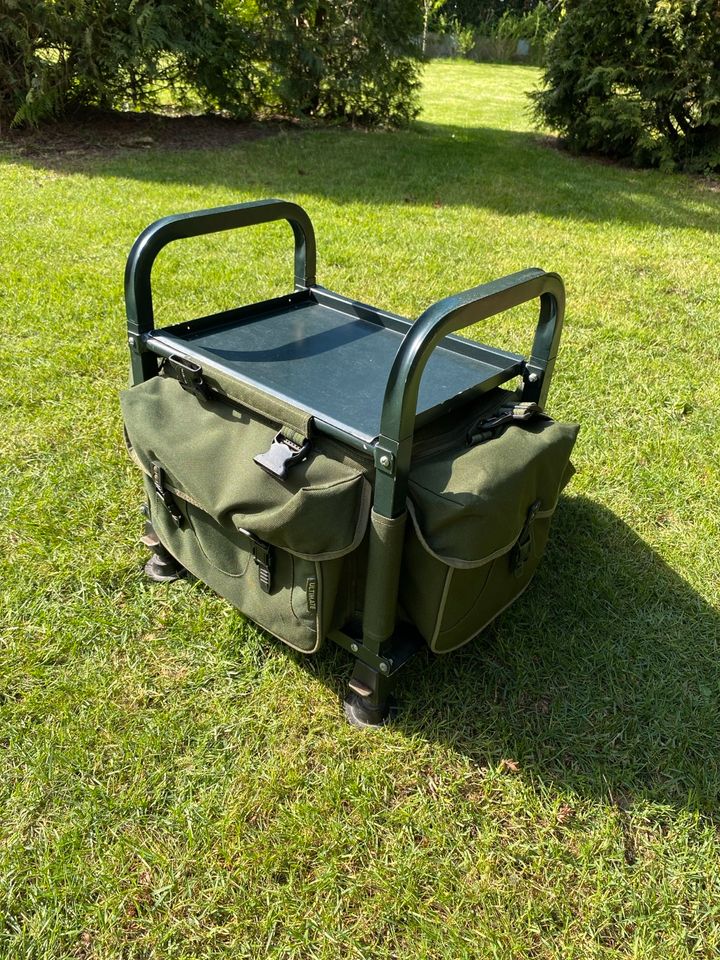 Ultimate Protect Ruckbox Sitzkiepe Fox Nash Karpfenangeln Trakker in Emsdetten