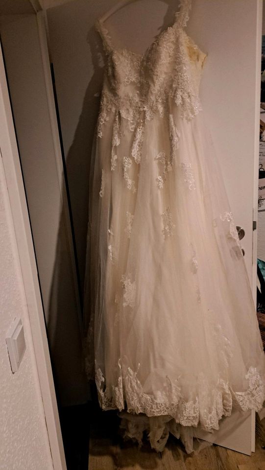 Brautkleid mit Spitze / für werdende Mama s in Mülheim (Ruhr)