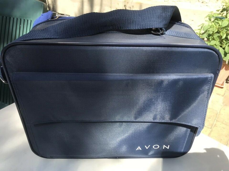 AVON Koffer in Berlin Pankow kleinanzeigen