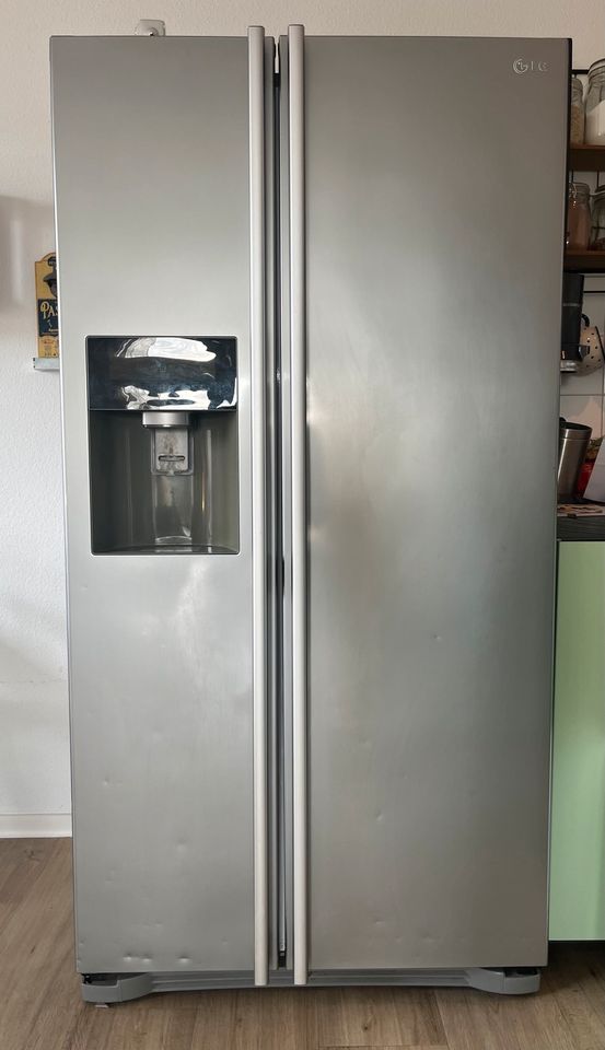 LG SidebySide Kühlschrank in Köln