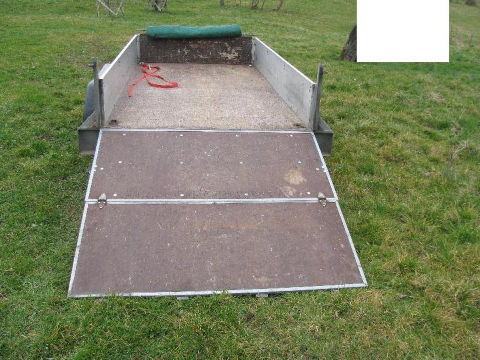 Humbaur Anhänger Tandemachse Tieflader 2000Kg Zul.Ges.Gew. in Rosenfeld