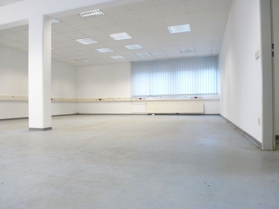 Büro- und Servicegebäude + 5.100 m² Gewerbegrundstück (GI)  - Halle/Saalekreis in Halle