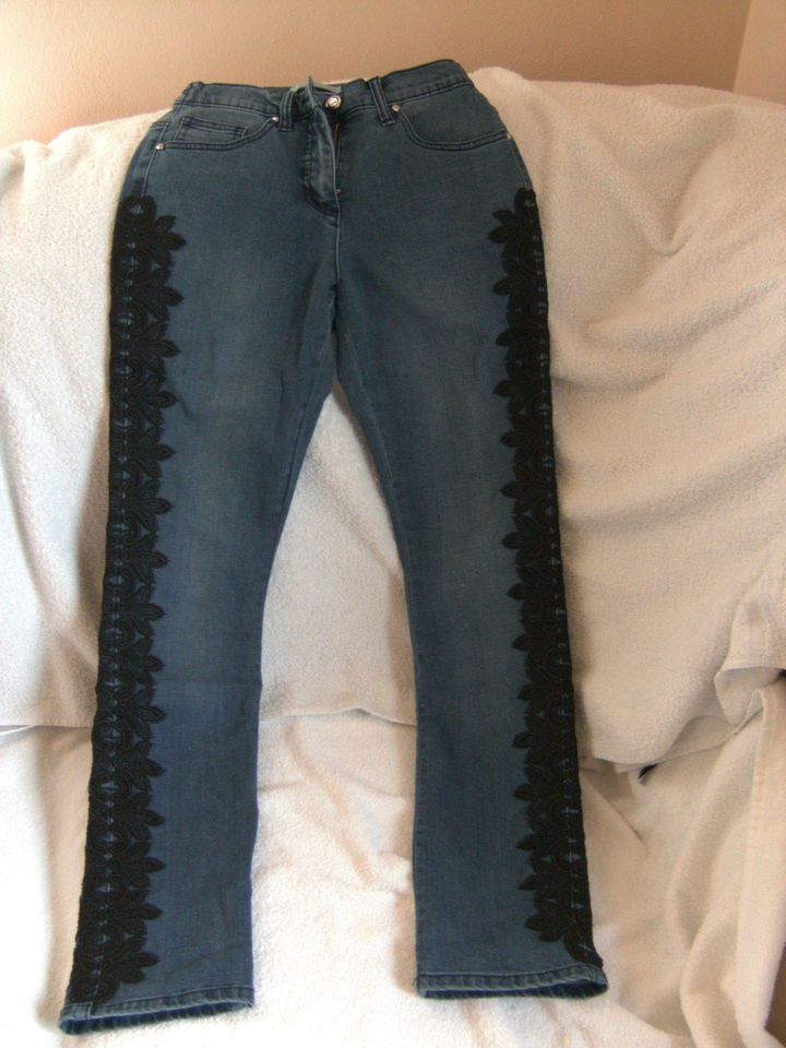 Pfeffinger Jeans mit Spitze Kurzgröße 17 nicht getragen incl. Ver in Zapfendorf