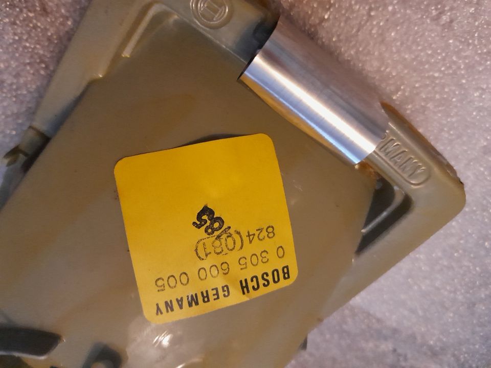 Bosch Nebelscheinwerfer Einsatz 3x gelb NOS + 4x Schutzkappe NOS in Bückeburg