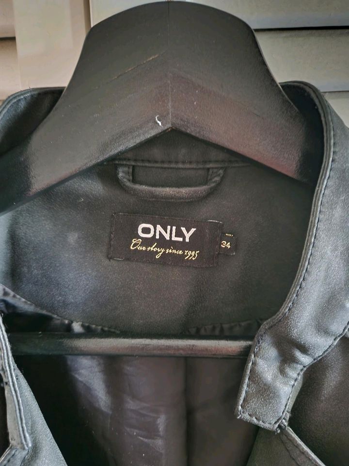 Kunstlederjacke von Only, ungetragen in Bremen