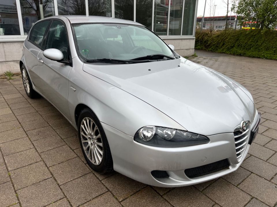 Alfa Romeo ALFA147 1.6 TS ECO 16V Progression+KLIMA+ in Villingen-Schwenningen