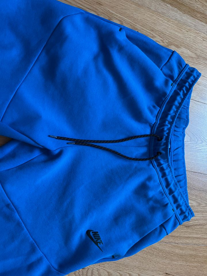 Nike Tech Fleece Hose Signal Blue L Jogginghose Royal cu4495-403 in Essen