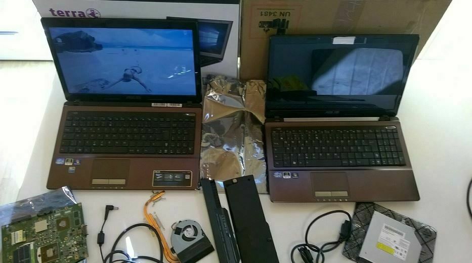 Asus X53S Laptop`s / Notebook`s mit viel Zubehör & Ersatzteilen in Rottweil