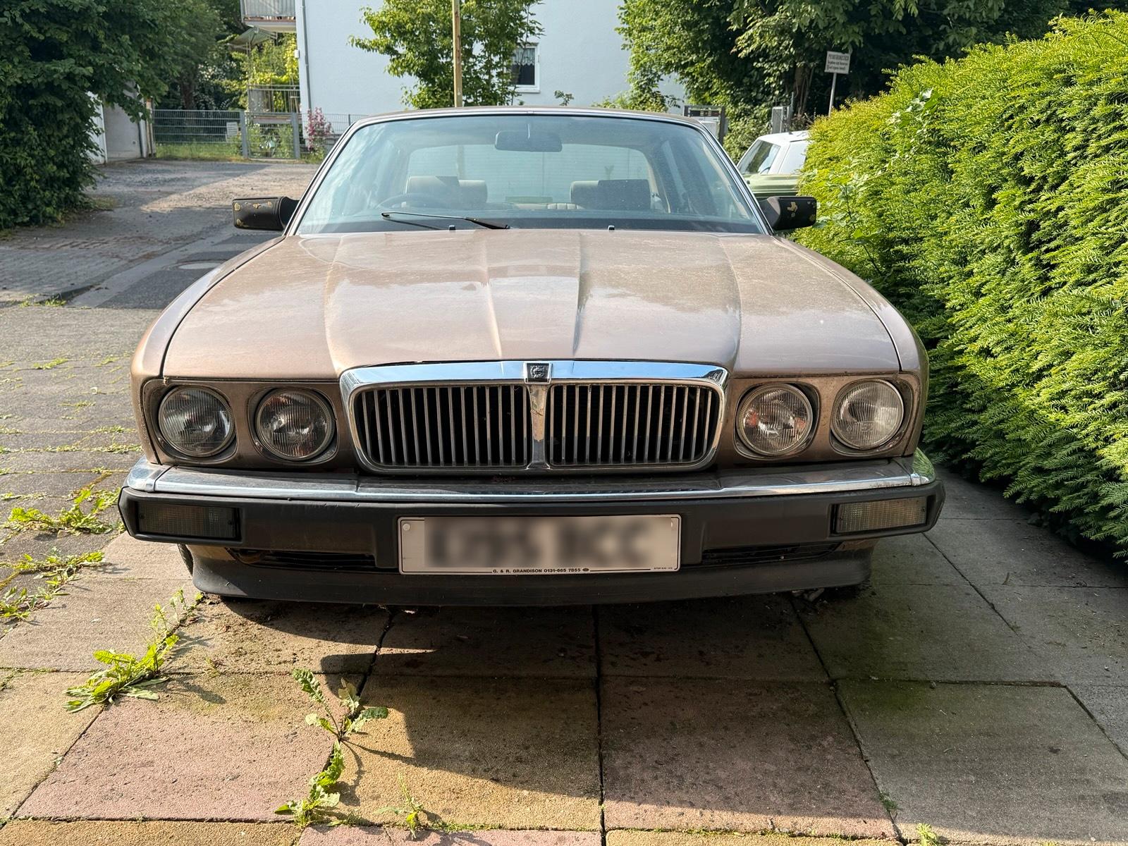 Abbildung des Autos Jaguar XJ 40 2,9 l