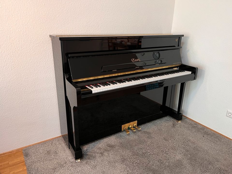 Modernes Klavier Essex EUP 111 Schwarz in Weinheim