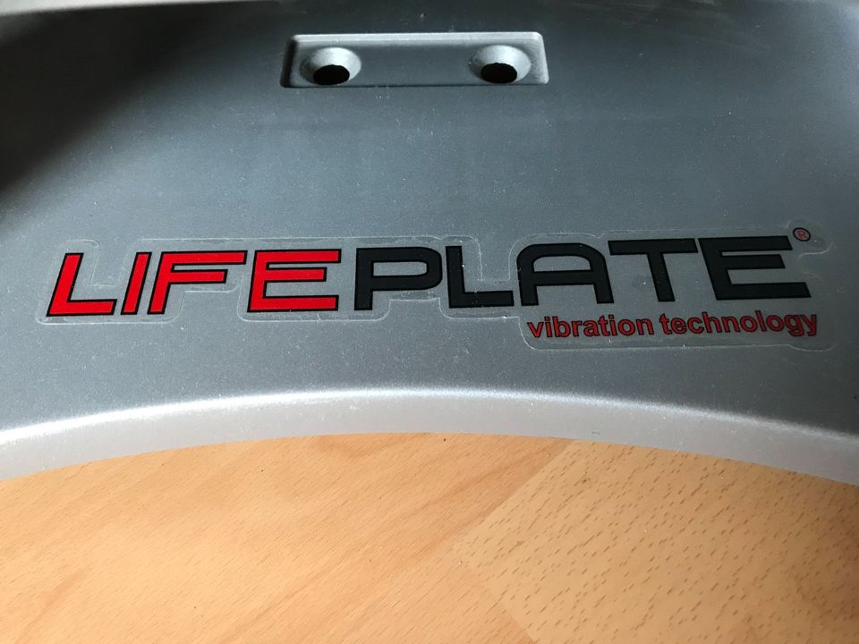 MAXXUS LifePlate Vibrationsplatte (wie neu) in Schwäbisch Gmünd