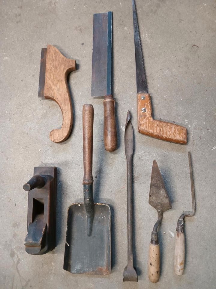 Werkzeug alt, antik. Achtteiliges Konvolut. in Kitzscher