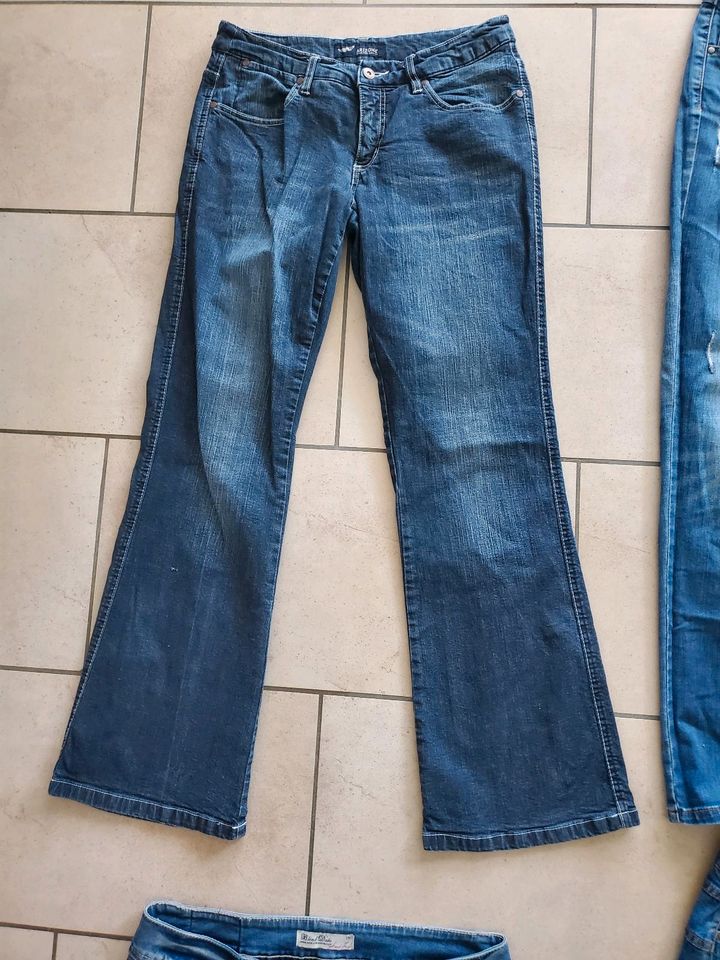 Verschiedene Damen-Jeans, Hosen, Röcke, je 5 € versch. Größen in Meckenbeuren