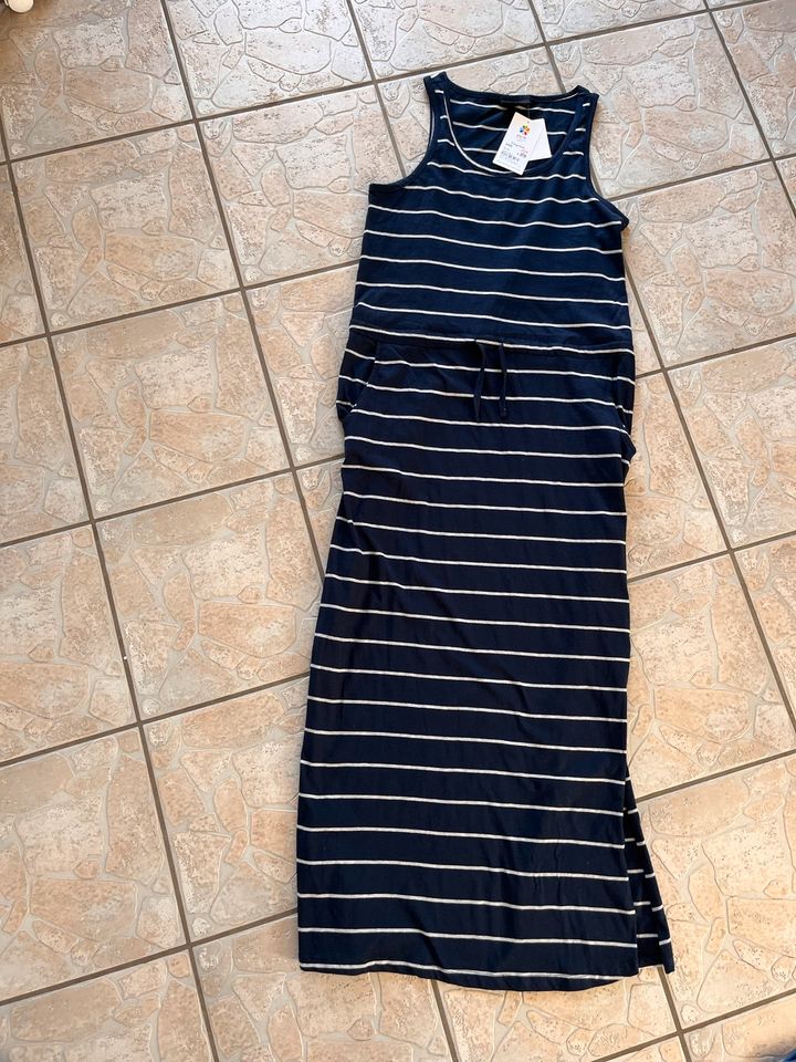 NEUES dunkelblaues Kleid Gr 40 von Family in Holle