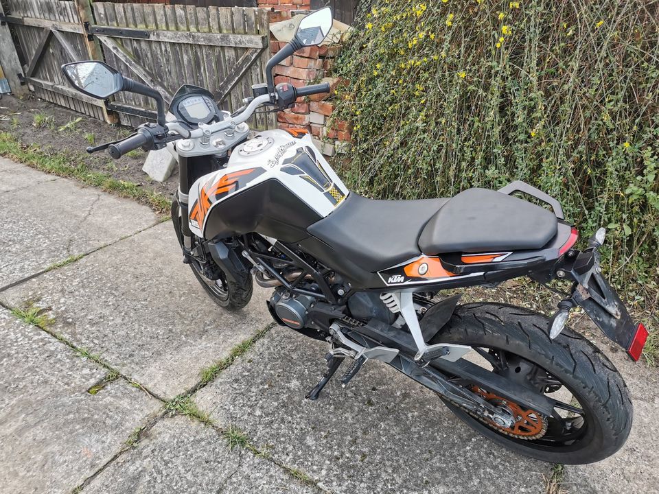 KTM Duke 125 aus 2014 in Neubrandenburg